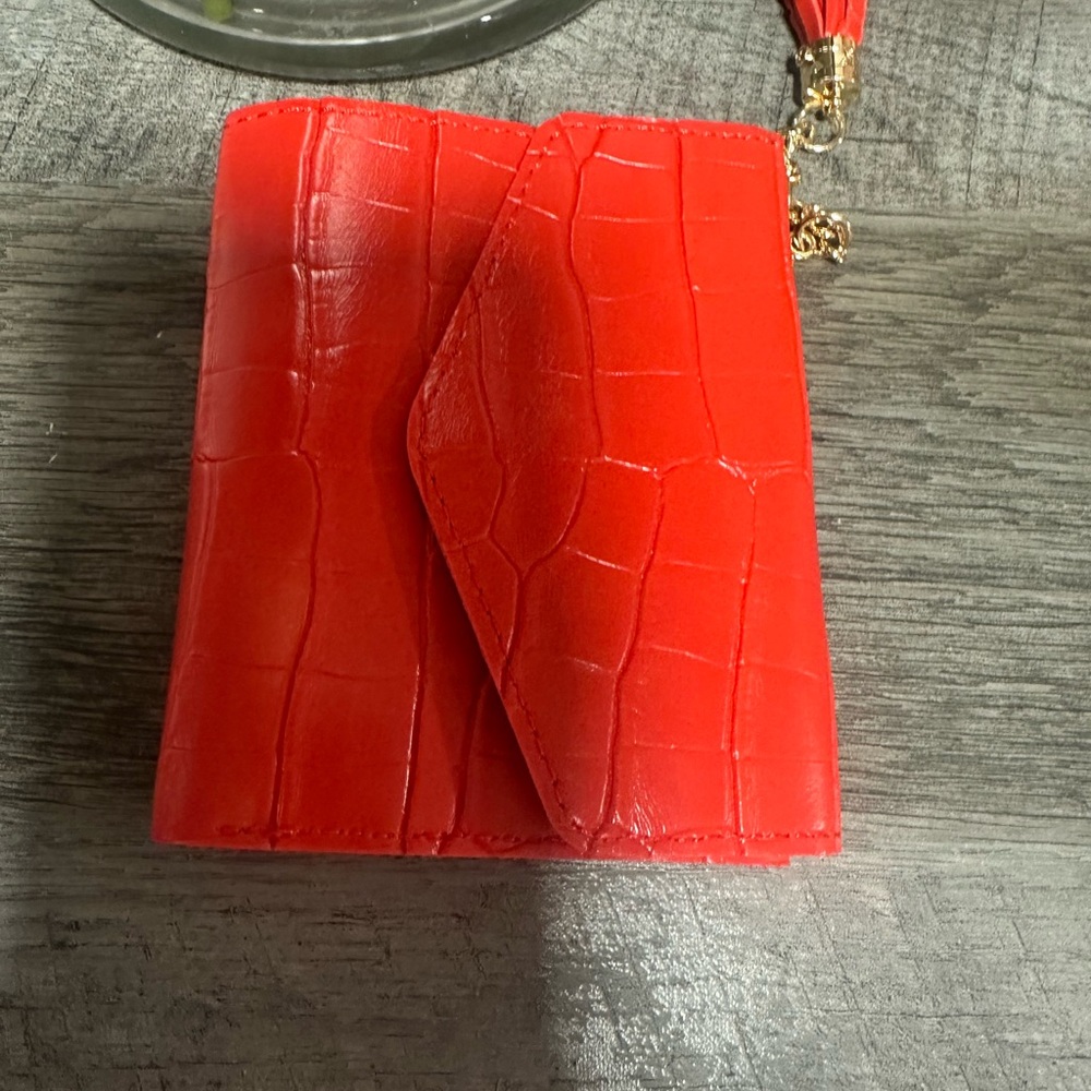 Elegant Red Croc-Embossed Women's Wallet